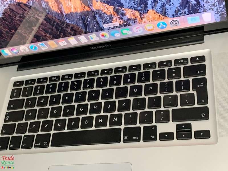 Apple MacBook Pro 15.4-inch | Core i7 2.2GHz | 8GB RAM | 500GB HDD *** GENUINE APPLE ***