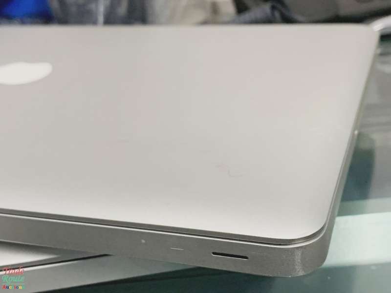 Apple MacBook Pro 15.4-inch | Core i7 2.2GHz | 8GB RAM | 500GB HDD *** GENUINE APPLE ***
