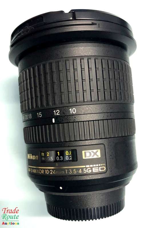 Nikon AF-S DX Zoom-Nikkor 10-24mm f/3.5-4.5G ED Lens for Nikon DSLR Cameras - BARGAIN