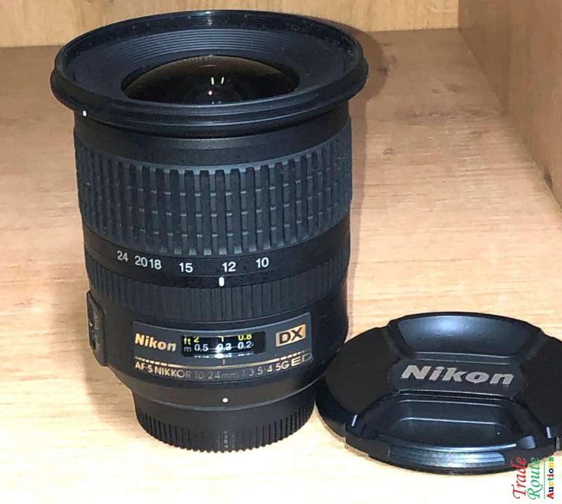 Nikon AF-S DX Zoom-Nikkor 10-24mm f/3.5-4.5G ED Lens for Nikon DSLR Cameras - BARGAIN