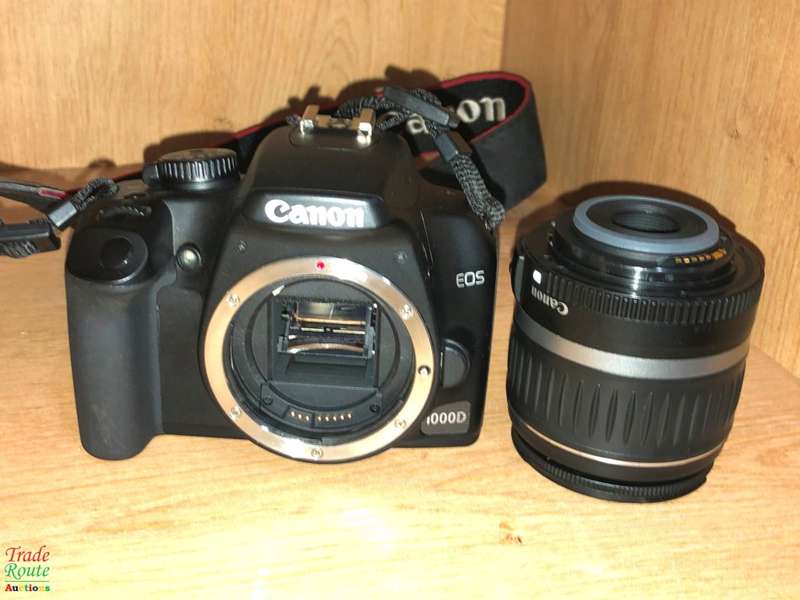 Canon EOS 1000D Digital SLR camera plus Canon 18-55mm Lens Professional KIT