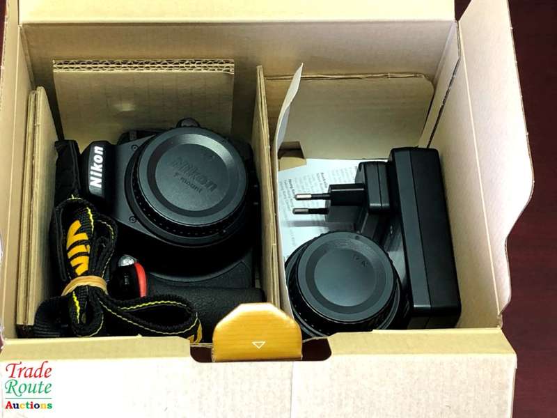 BOXED - NIKON D5600 DSLR CAMERA BODY + NIKON AF-P 18-55 VR LENS KIT