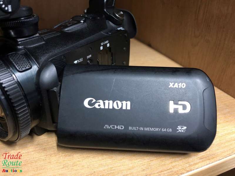 CANON XA10  AVCHD CAMCORDER - HD - BUILT IN MEMORY 64GB - CAMCORDER