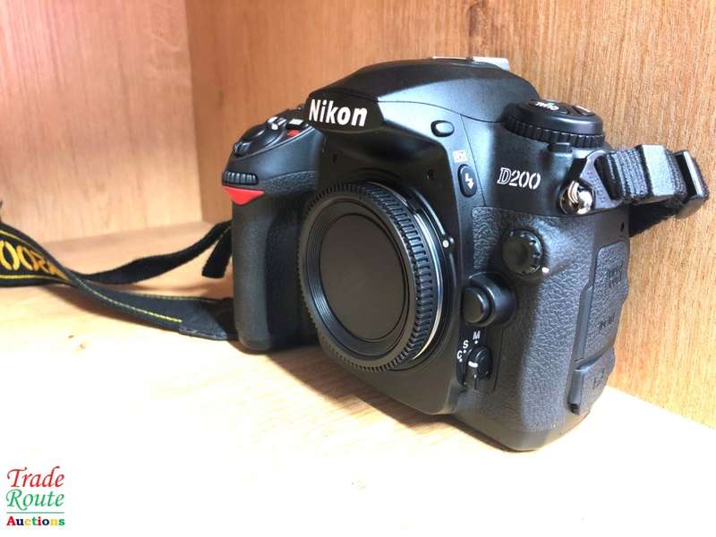 Nikon D200 PROFESSIONAL Digital SLR Camera Body ONLY