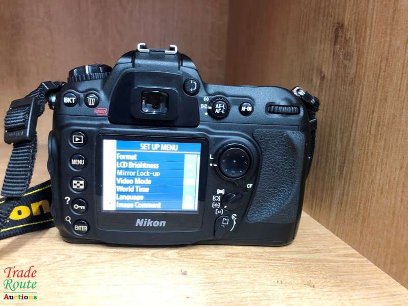 Nikon D200 PROFESSIONAL Digital SLR Camera Body ONLY