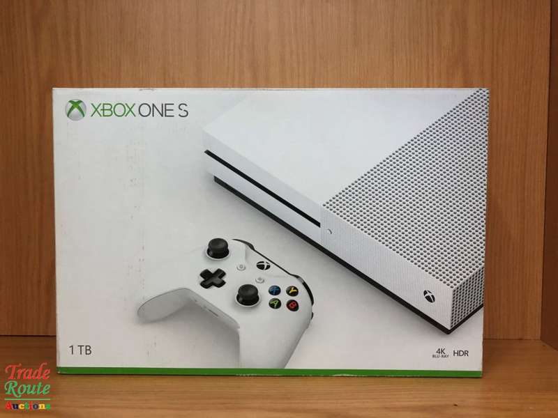 Boxed - XBOX One S Console (WHITE) Model 1681 1TB + 1 Controller (WHITE)