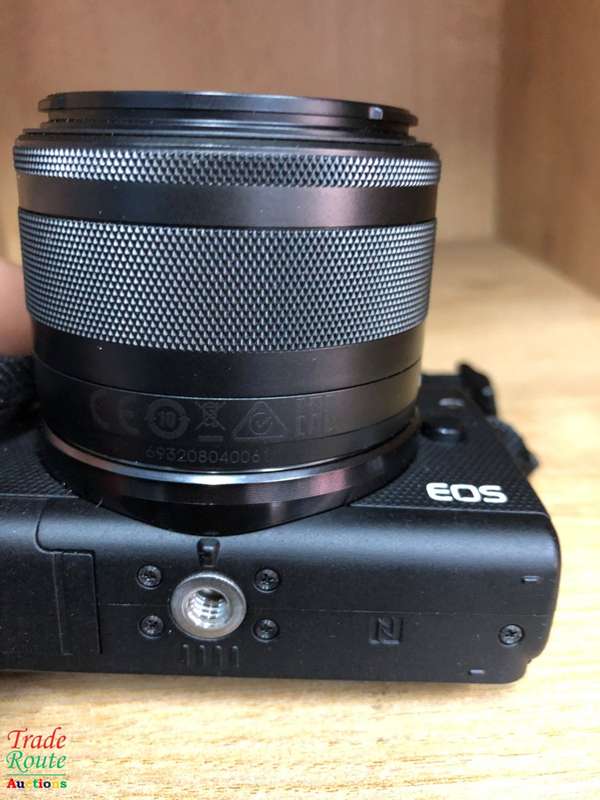Canon EOS M100 Mirrorless Camera with 15-45mm Lens
