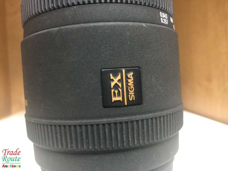 Sigma 70mm f/2.8 EX DG Macro Telephoto Autofocus Lens [SONY MOUNT]