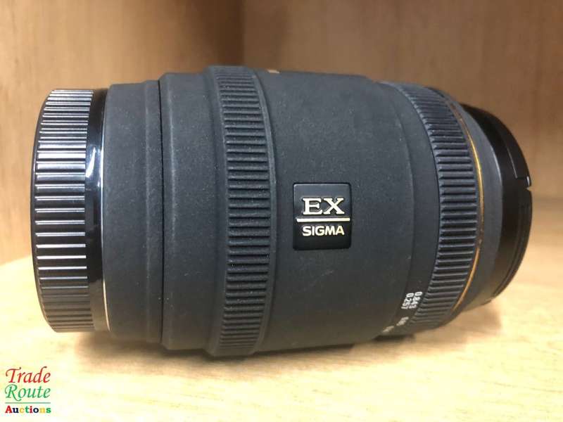 Sigma 70mm f/2.8 EX DG Macro Telephoto Autofocus Lens [SONY MOUNT]