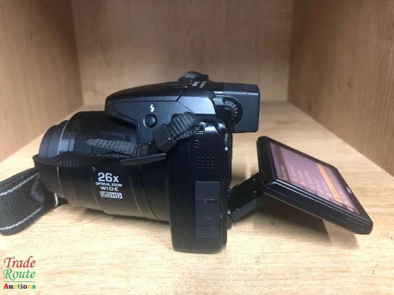 Nikon Coolpix P100  Digital Camera with 26x Optical Vibration Reduction (VR) Zoom and 3-Inch LCD