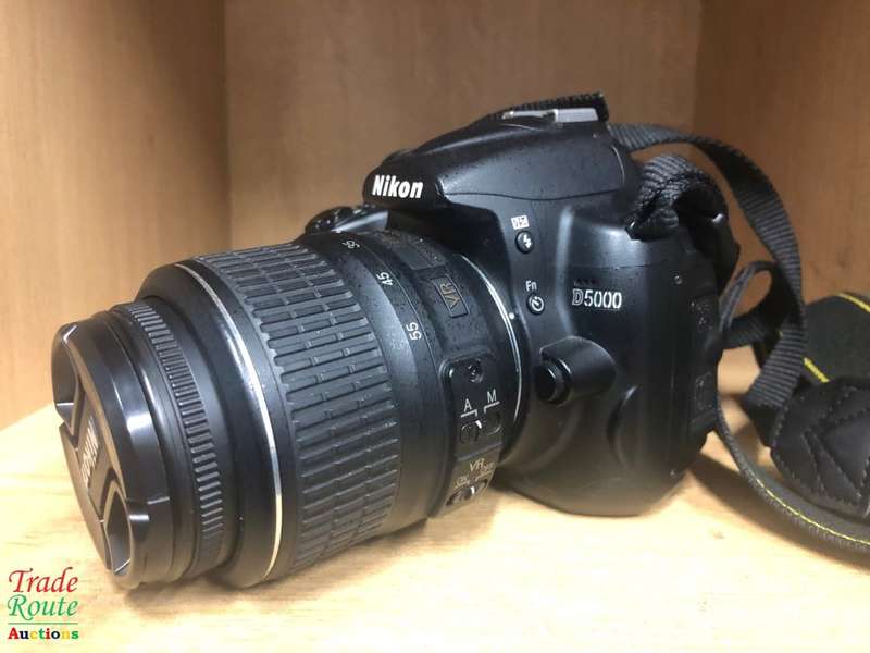 NIKON D5000 DSLR CAMERA BODY with Nikon 18-55mm  LENS KIT