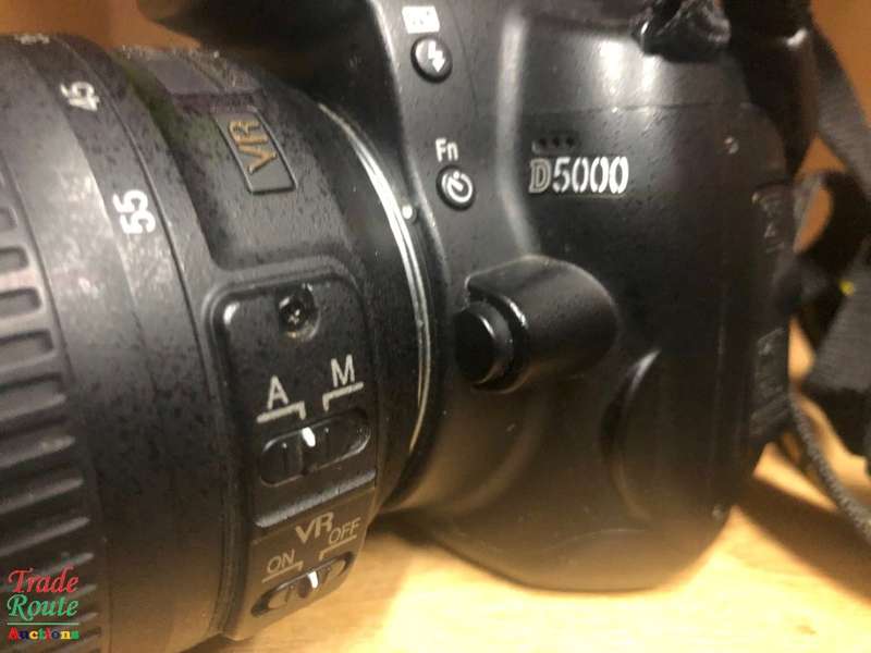 NIKON D5000 DSLR CAMERA BODY with Nikon 18-55mm  LENS KIT