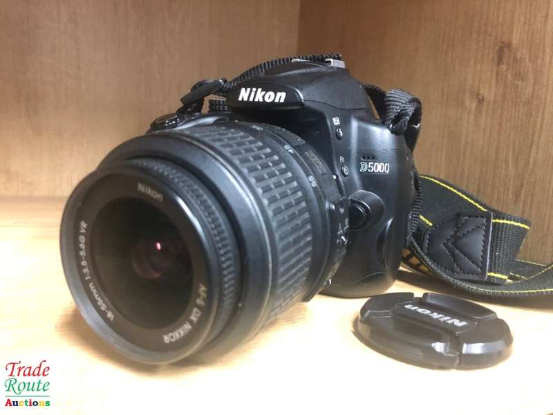 NIKON D5000 DSLR CAMERA BODY with Nikon 18-55mm  LENS KIT