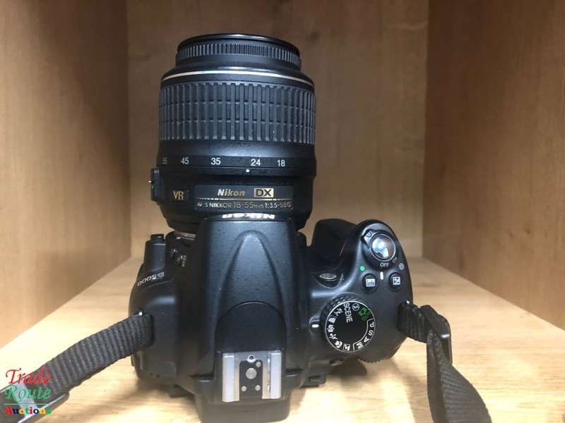 NIKON D5000 DSLR CAMERA BODY with Nikon 18-55mm  LENS KIT