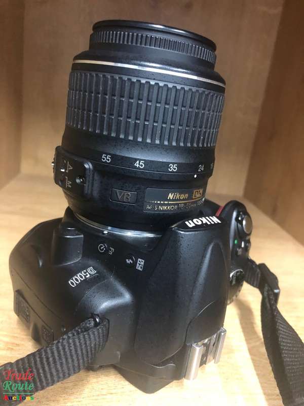 NIKON D5000 DSLR CAMERA BODY with Nikon 18-55mm  LENS KIT