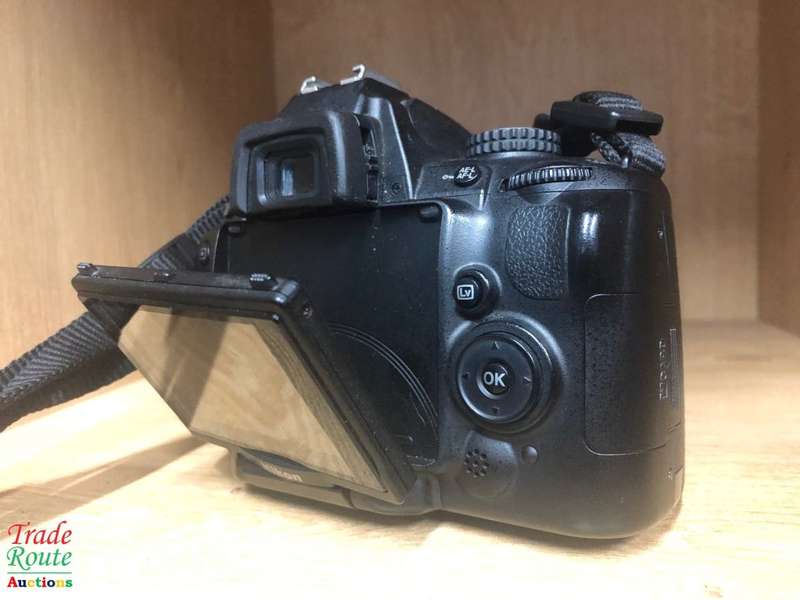 NIKON D5000 DSLR CAMERA BODY with Nikon 18-55mm  LENS KIT