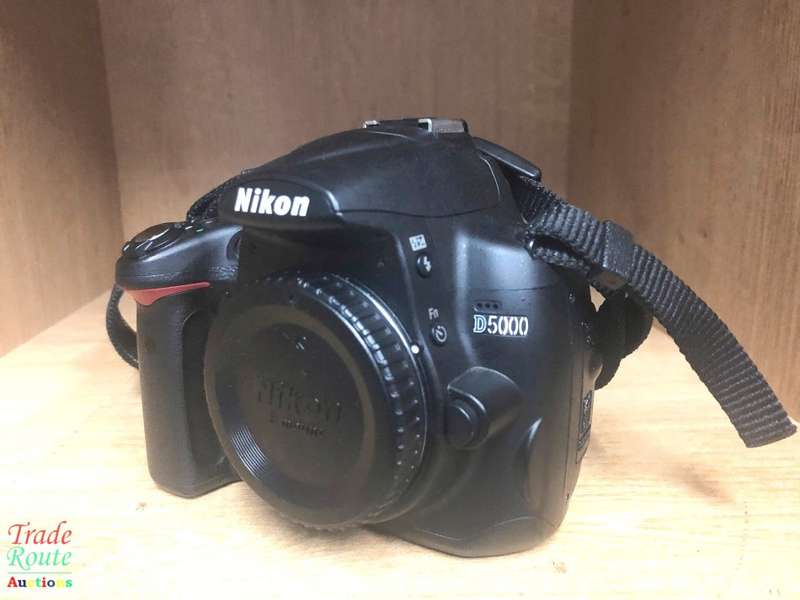 NIKON D5000 DIGITAL SLR CAMERA BODY ONLY WITH 2.7-inch Vari-angle LCD