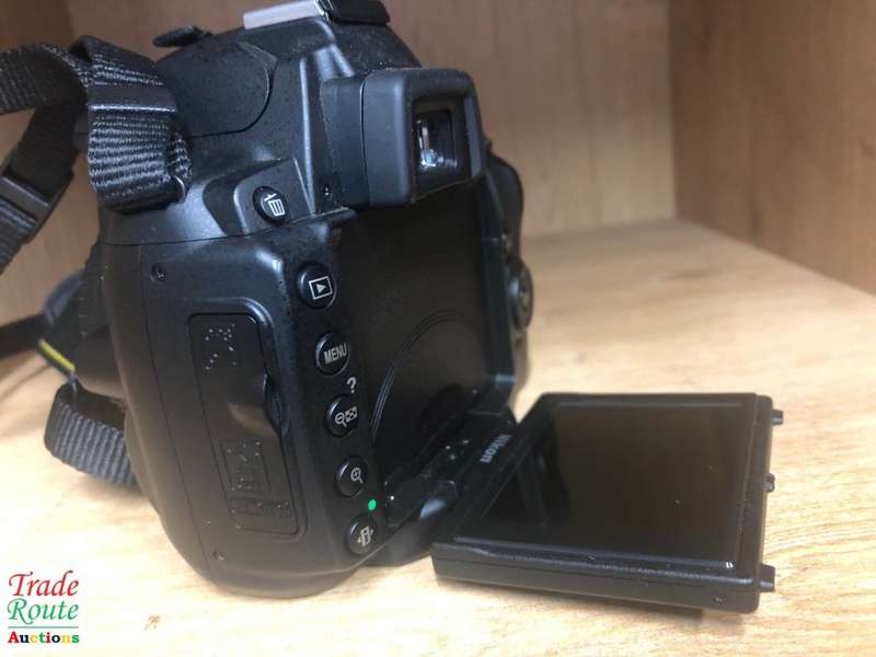 NIKON D5000 DIGITAL SLR CAMERA BODY ONLY WITH 2.7-inch Vari-angle LCD