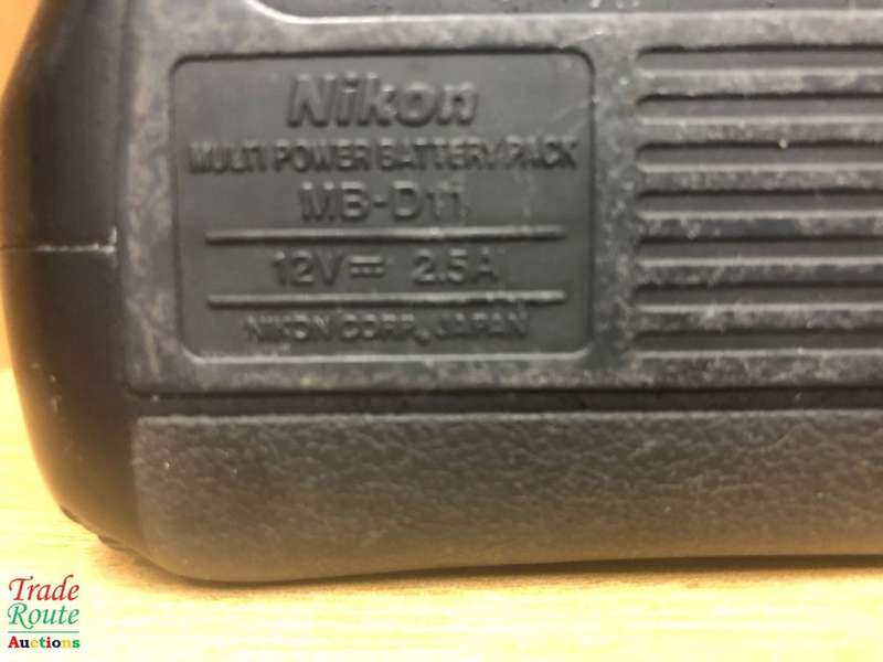 Nikon MB-D11 Battery Grip for Nikon D7000 DSLR Camera