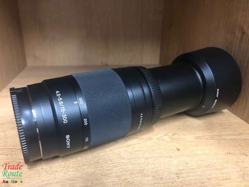 Sony 75-300mm f/4.5-5.6 Compact Super Telephoto Zoom Lens - For Sony DSLR Cameras