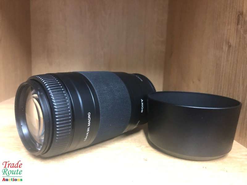 Sony 75-300mm f/4.5-5.6 Compact Super Telephoto Zoom Lens - For Sony DSLR Cameras
