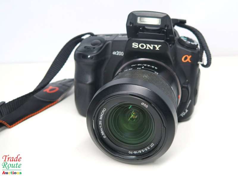 SONY ALPHA A200 DSLR PROFESSIONAL DIGITAL CAMERA + 18-70 SONY LENS KIT