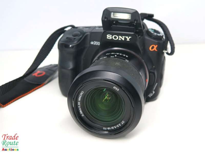 SONY ALPHA A200 DSLR PROFESSIONAL DIGITAL CAMERA + 18-70 SONY LENS KIT