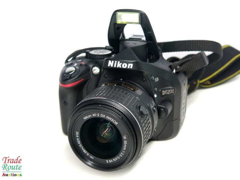 [ 24.1 MEGAPIXELS ] NIKON D5200 DSLR CAMERA +  18-55MM NIKKOR LENS PROFESSIONAL KIT