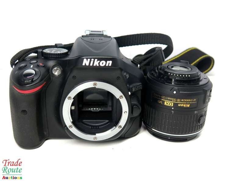 [ 24.1 MEGAPIXELS ] NIKON D5200 DSLR CAMERA +  18-55MM NIKKOR LENS PROFESSIONAL KIT
