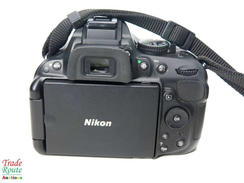 [ 24.1 MEGAPIXELS ] NIKON D5200 DSLR CAMERA +  18-55MM NIKKOR LENS PROFESSIONAL KIT