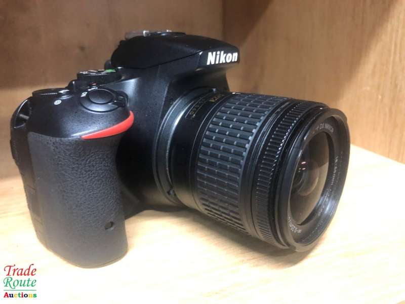 NIKON D5500 DSLR CAMERA BODY plus Nikon AF-P Zoom Nikkor 18-55mm DX Lens Kit