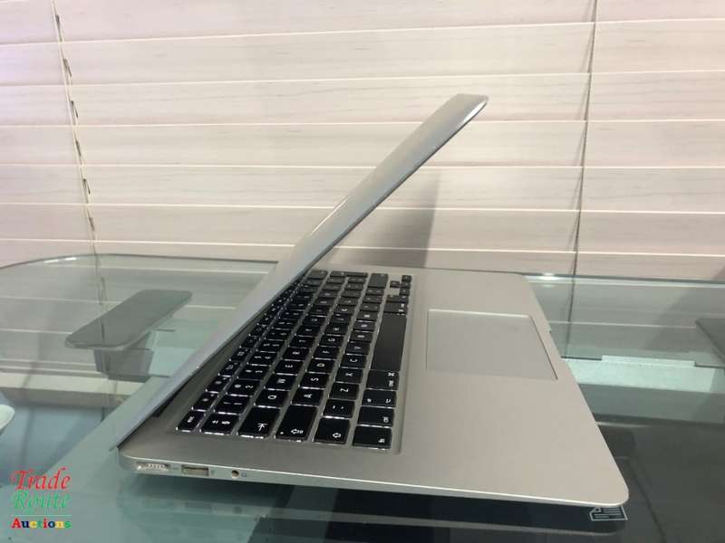 MacBook Air 13.3-inch | Core i5 1.8GHz | 8GB RAM | 128GB SSD MACBOOK AIR 13 INCH 2017 MODEL