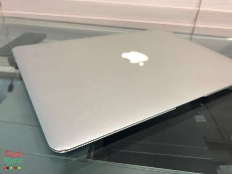 MacBook Air 13.3-inch | Core i5 1.8GHz | 8GB RAM | 128GB SSD MACBOOK AIR 13 INCH 2017 MODEL
