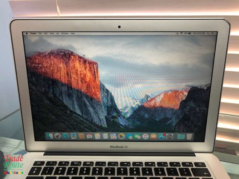 READ ** Apple MacBook Air 13.3-inch | Core i5 1.7GHz | 4GB RAM | 128GB SSD FLASH