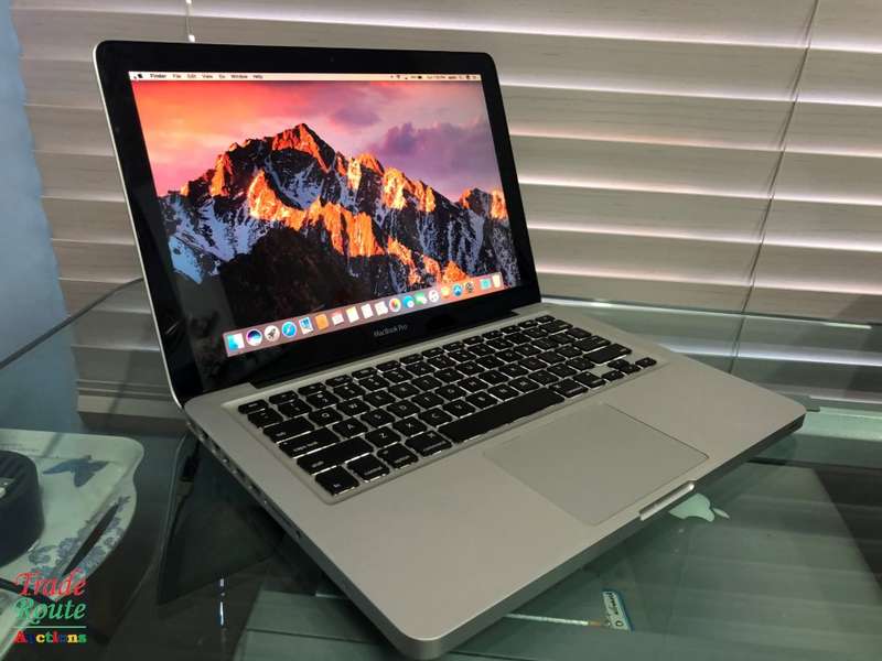 MacBook Pro 13.3-inch | Core i7 2.9GHz | 8GB RAM | 1TB HDD | INTEL HD GRAPHICS