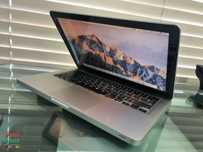 MacBook Pro 13.3-inch | Core i7 2.9GHz | 8GB RAM | 1TB HDD | INTEL HD GRAPHICS