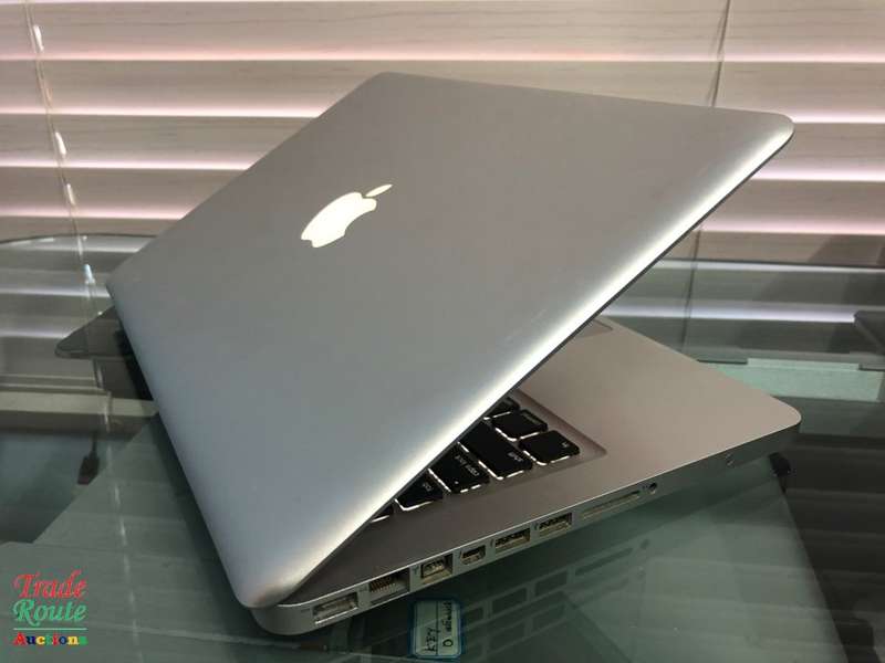 MacBook Pro 13.3-inch | Core i7 2.9GHz | 8GB RAM | 1TB HDD | INTEL HD GRAPHICS