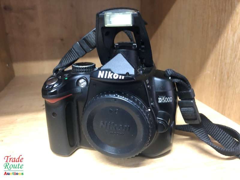 NIKON D5000 DIGITAL SLR CAMERA BODY ONLY WITH 2.7-inch Vari-angle LCD