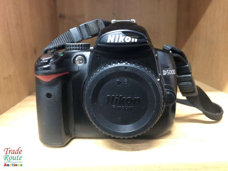 NIKON D5000 DIGITAL SLR CAMERA BODY ONLY WITH 2.7-inch Vari-angle LCD