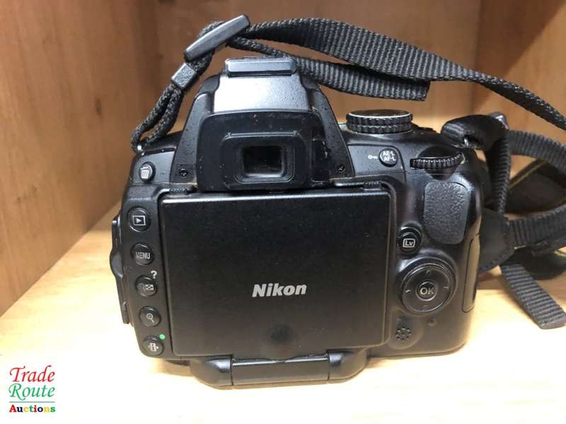 NIKON D5000 DIGITAL SLR CAMERA BODY ONLY WITH 2.7-inch Vari-angle LCD
