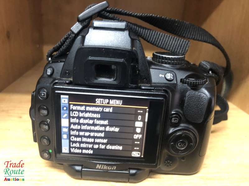 NIKON D5000 DIGITAL SLR CAMERA BODY ONLY WITH 2.7-inch Vari-angle LCD
