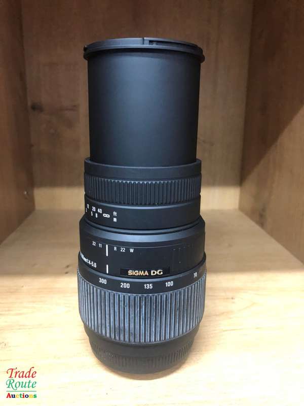 SIGMA DG 70-300mm Telephoto Zoom Lens for SONY / MINOLTA DSLR CAMERAS