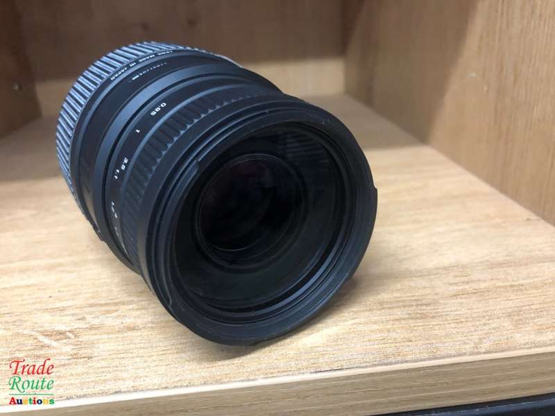 SIGMA DG 70-300mm Telephoto Zoom Lens for SONY / MINOLTA DSLR CAMERAS