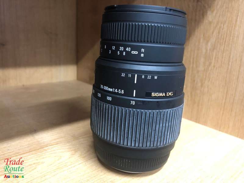 SIGMA DG 70-300mm Telephoto Zoom Lens for SONY / MINOLTA DSLR CAMERAS