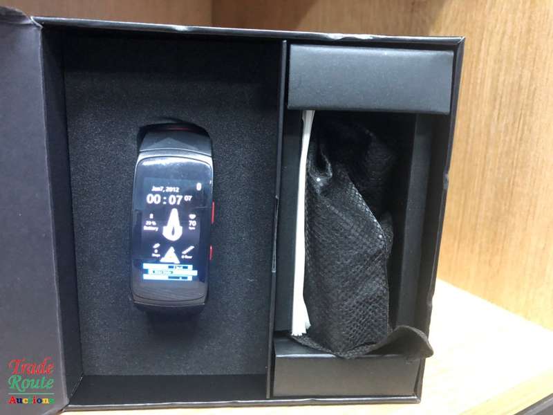 BOXED / RED / LARGE - Samsung Gear Fit2 Pro Watch Fitness Tracker Large SM-R365 GPS Sports Band