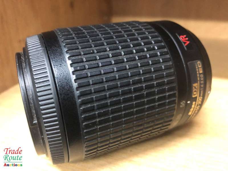 Nikon AF-S NIKKOR 55-200mm VR [ VIBRATION REDUCTION ] LENS