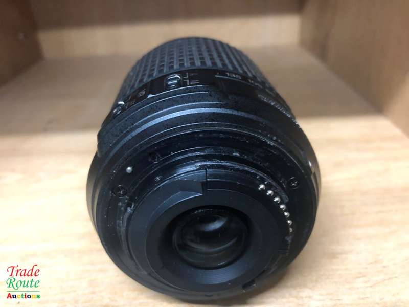 Nikon AF-S NIKKOR 55-200mm VR [ VIBRATION REDUCTION ] LENS