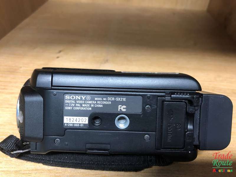 SONY DCR-SX21 CAMCORDER, 67X EXTENDED ZOOM - BLACK