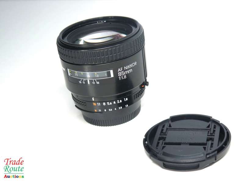 Nikon 85mm f/1.8D AF Nikkor Lens for Nikon SLR Cameras