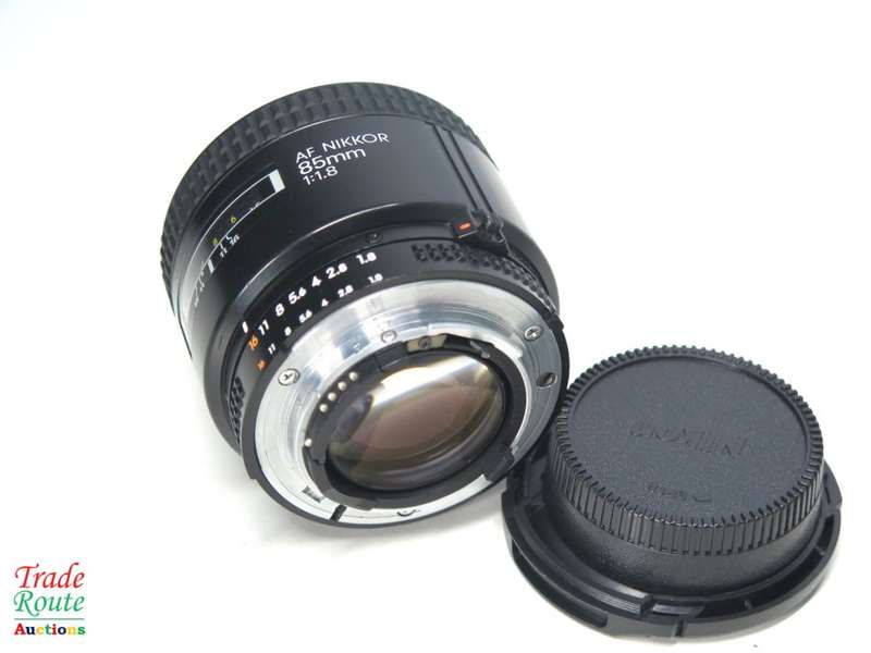 Nikon 85mm f/1.8D AF Nikkor Lens for Nikon SLR Cameras